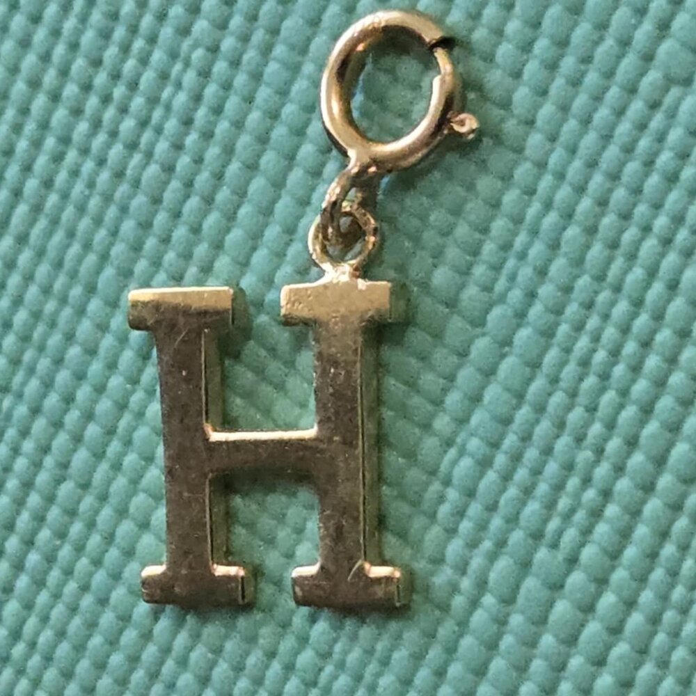 Detachable letter pendant - Letter H - Picture 5 of 14
